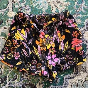 Floral FP shorts